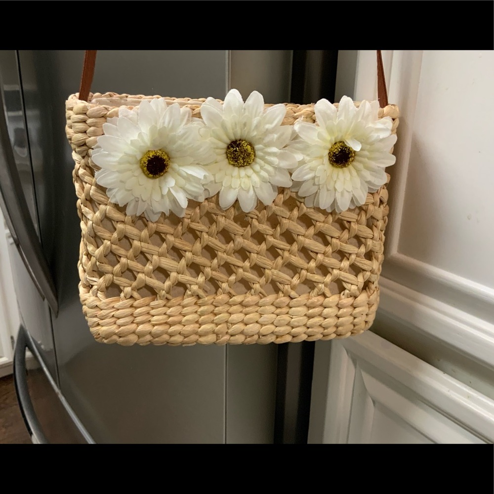 Straw bag with flowers - brand news
